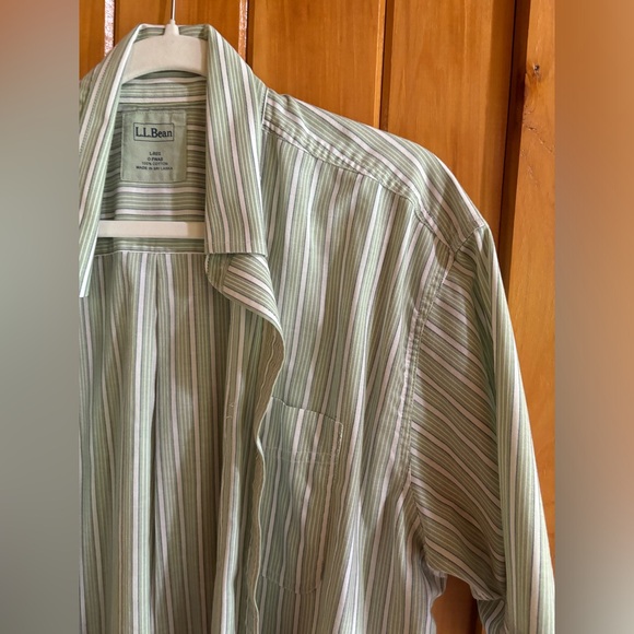 L.L. Bean Men’s Green Short-Sleeve Plaid Button-Down Dress Shirt - Picture 6 of 8